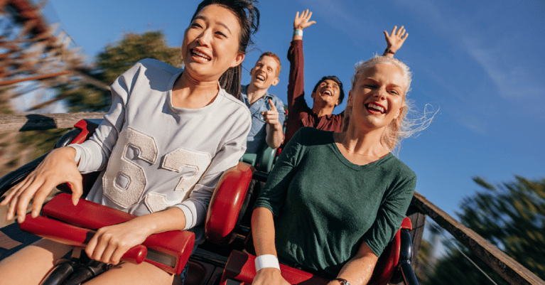  zero-voltage close capacitor switch for amusement rides 